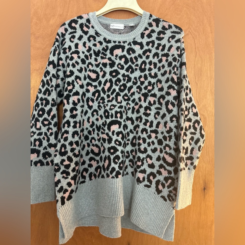 Oversized Bold leopard print small  women’s sweater  new with tag